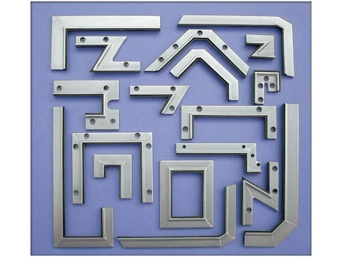 Machine way wiper